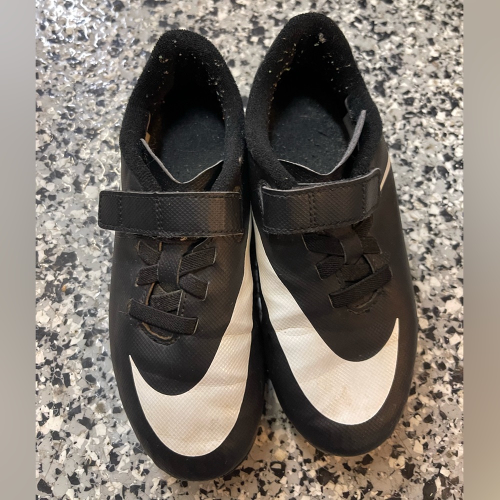 Children’s/kids Nike baseball cleats
